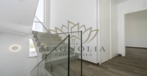 Santa Luzia - Moradia contemporânea T3 em construção