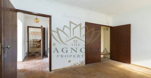 Casa térrea para recuperar, Mata Lobos, Faro