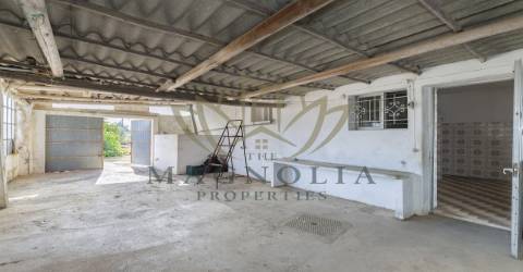 Casa térrea para recuperar, Mata Lobos, Faro