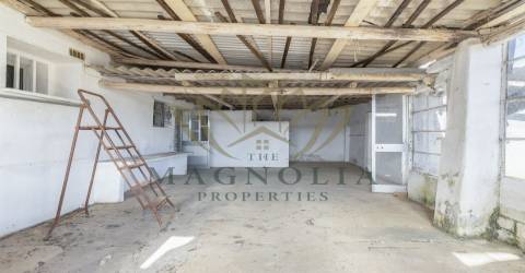 Casa térrea para recuperar, Mata Lobos, Faro