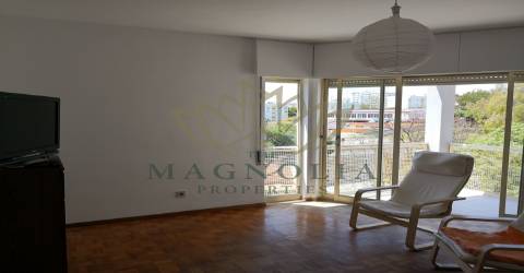 Apartamento T4 para venda, em Faro, Bom João