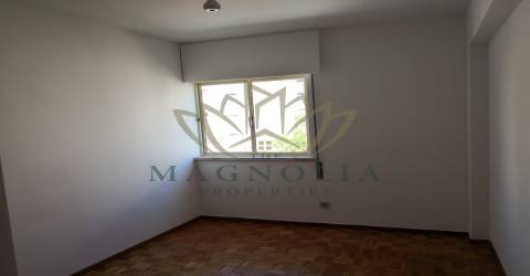 Apartamento T4 para venda, em Faro, Bom João