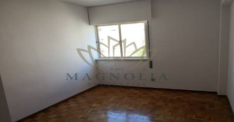 Apartamento T4 para venda, em Faro, Bom João