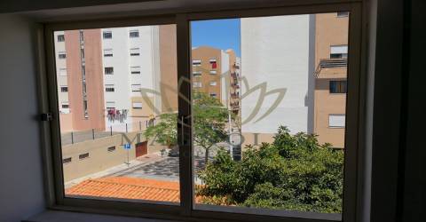Apartamento T4 para venda, em Faro, Bom João