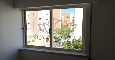 Apartamento T4 para venda, em Faro, Bom João