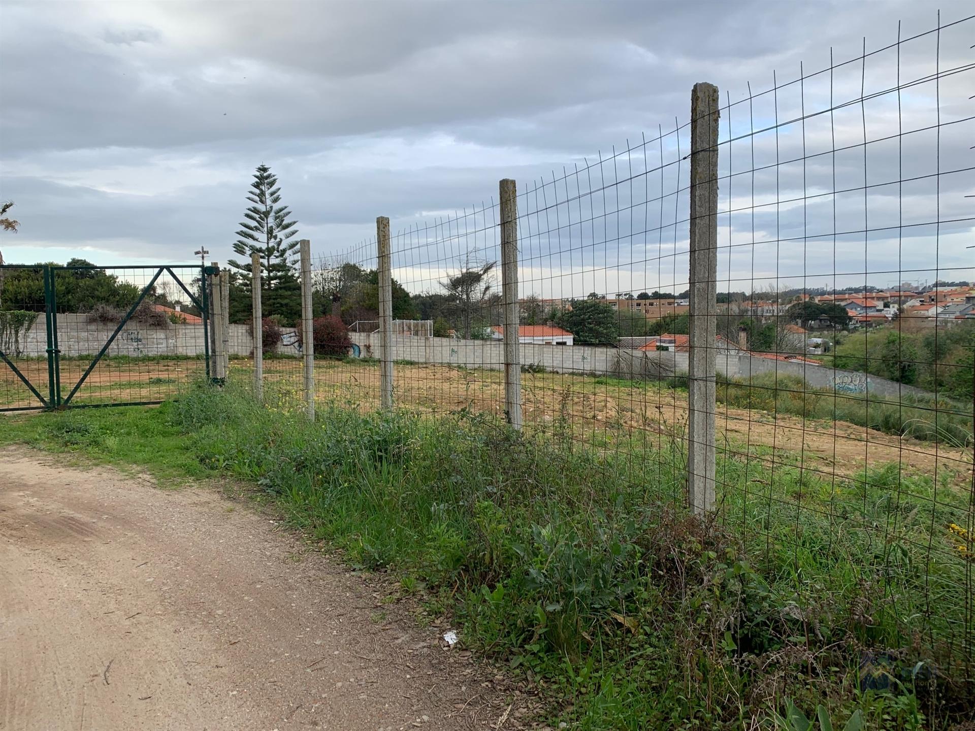 excelente terreno em segunda linha de mar em Valadares