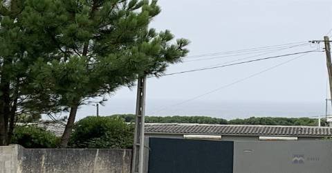 Terreno com projeto  aprovado para construção de duas moradias 2 linha mar