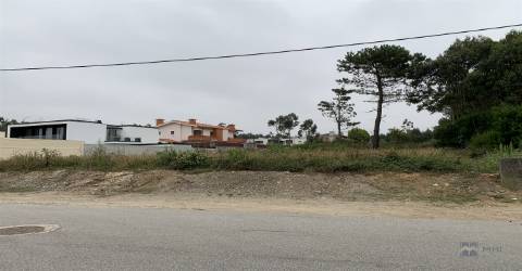 Terreno com projeto  aprovado para construção de duas moradias 2 linha mar
