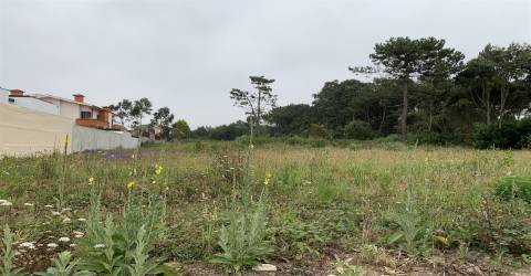 Terreno com projeto  aprovado para construção de duas moradias 2 linha mar