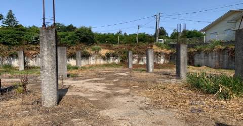 terreno com 2.055 m2 para construção em Seixezelo