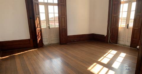 Moradia Isolada >=T10 Venda em Campanhã,Porto