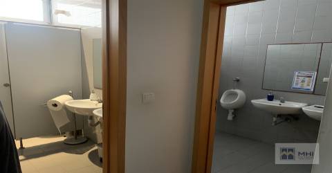 Excelente Armazém em Olival