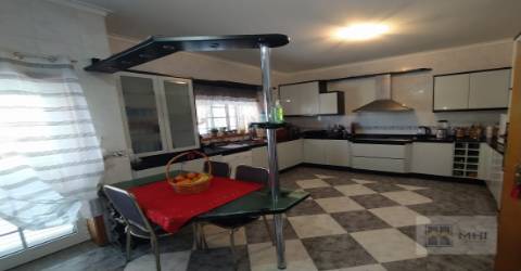 Excelente moradia T3 com Vista de mar a 100m praia de Brito