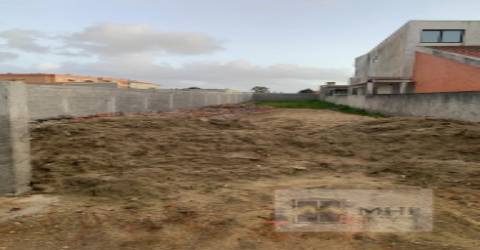 Excelente terreno a 400 m da praia da  Madalena  para construção de uma moradia T5