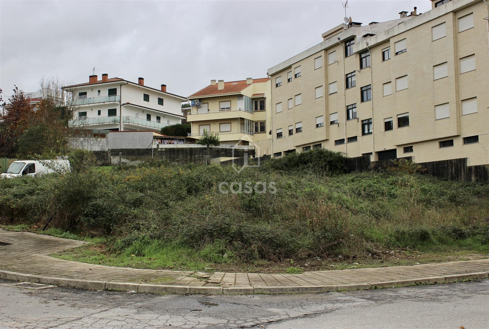 Terreno para Construção de duas Moradias Geminadas