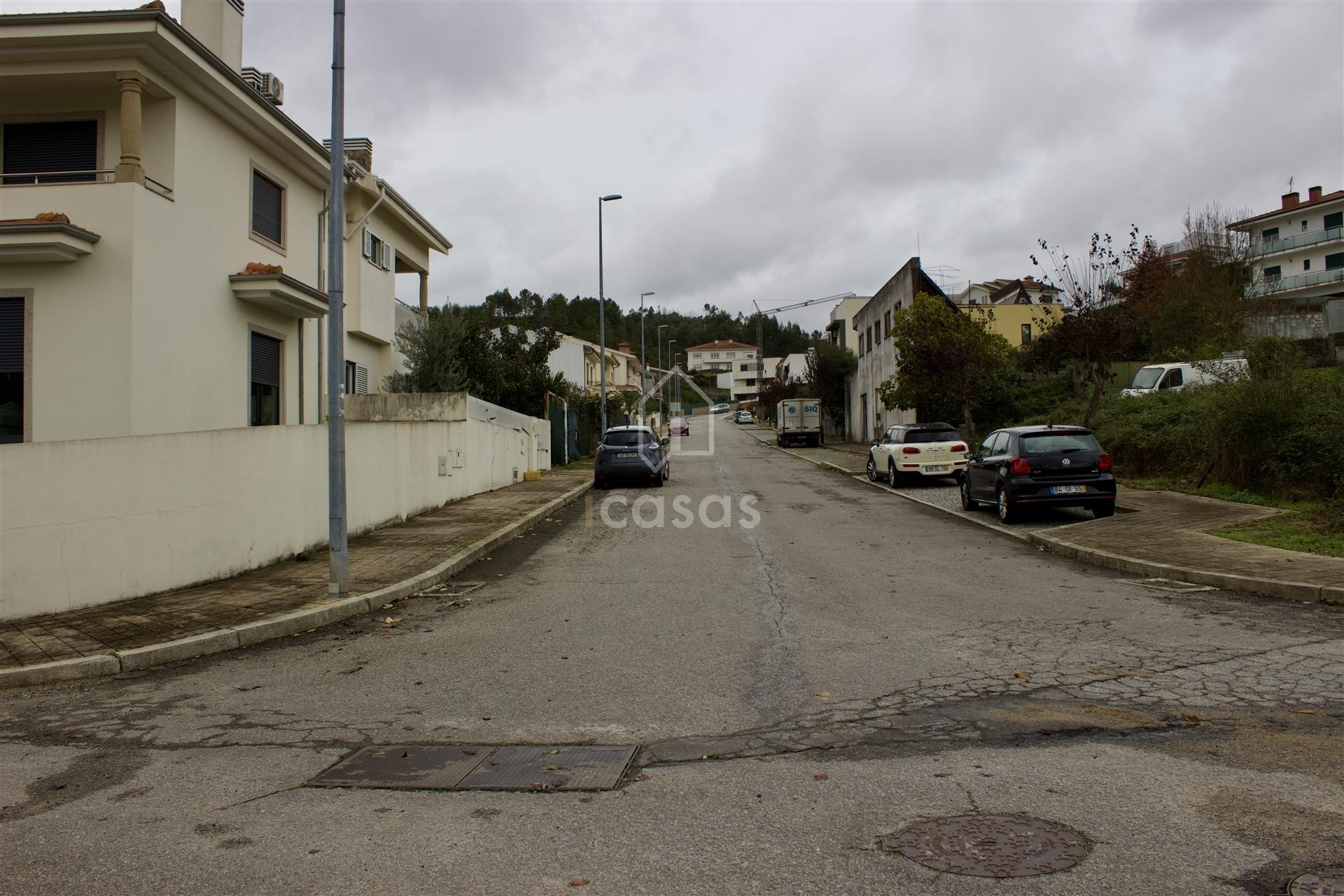 Terreno para Construção de duas Moradias Geminadas