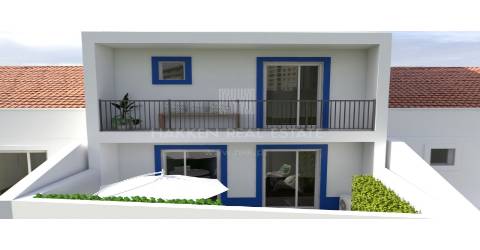 Moradia V3 nova com logradouro no Montijo