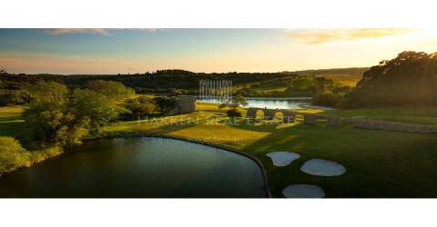 Moradia T6  com piscina no prestigiado aldeamento da  Penha Longa