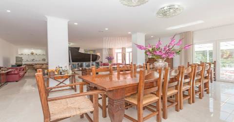 Moradia T6  com piscina no prestigiado aldeamento da  Penha Longa