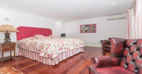 Moradia T6  com piscina no prestigiado aldeamento da  Penha Longa