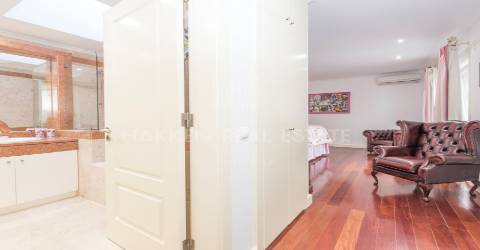 Moradia T6  com piscina no prestigiado aldeamento da  Penha Longa