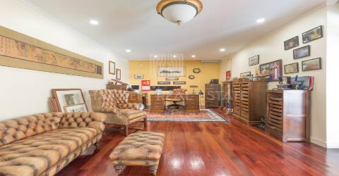 Moradia T6  com piscina no prestigiado aldeamento da  Penha Longa