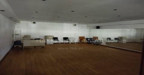 Espaço comercial no Bairro do Junqueiro