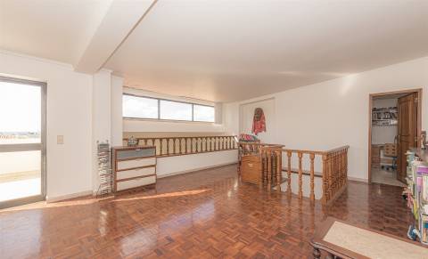 Apartamento Duplex T5 no Bairro do Rosário, Cascais