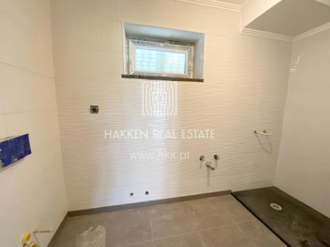 Moradia T4 Remodelada em São João do Estoril