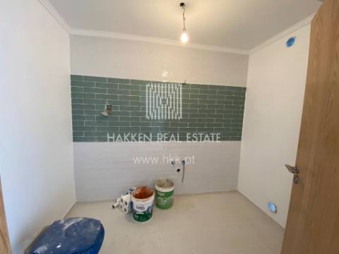 Moradia T4 Remodelada em São João do Estoril