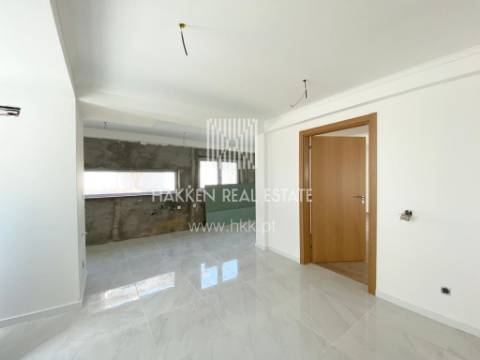 Moradia T4 Remodelada em São João do Estoril