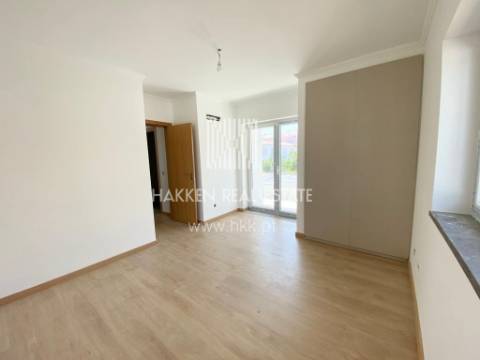 Moradia T4 Remodelada em São João do Estoril