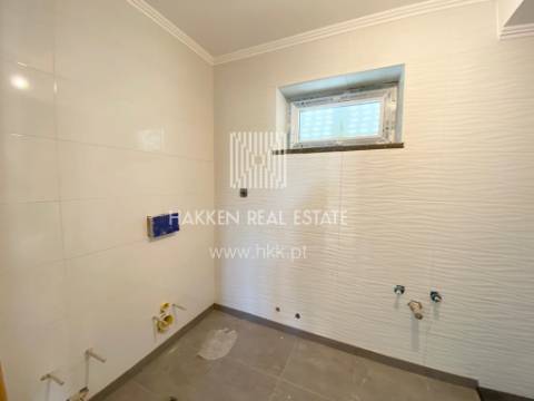 Moradia T4 Remodelada em São João do Estoril