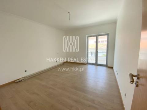 Moradia T4 Remodelada em São João do Estoril