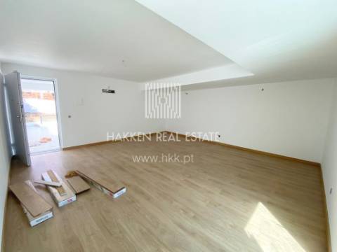 Moradia T4 Remodelada em São João do Estoril