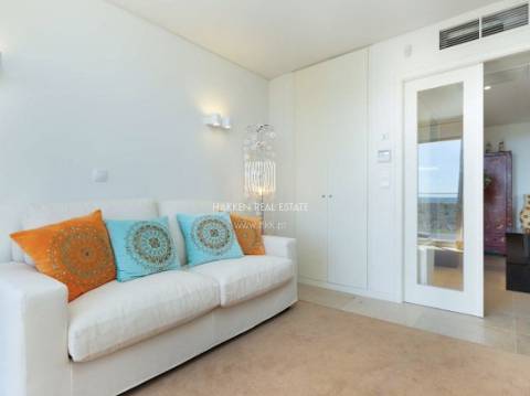 Apartamento T1+ 1 duplex em Troia com vista mar