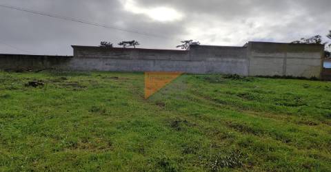 Terreno com projeto aprovado para 3 moradias