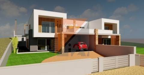 Terreno com projeto aprovado para 3 moradias