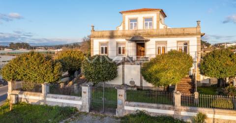 Moradia Isolada >=T10 Venda em Lago,Amares