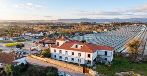 Moradia Isolada >=T10 Venda em Lago,Amares