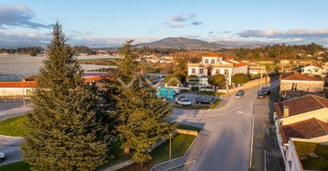 Moradia Isolada >=T10 Venda em Lago,Amares