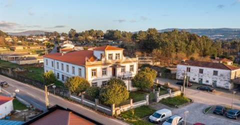 Moradia Isolada >=T10 Venda em Lago,Amares