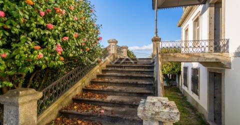 Moradia Isolada >=T10 Venda em Lago,Amares