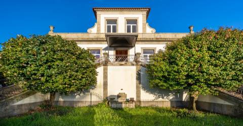 Moradia Isolada >=T10 Venda em Lago,Amares