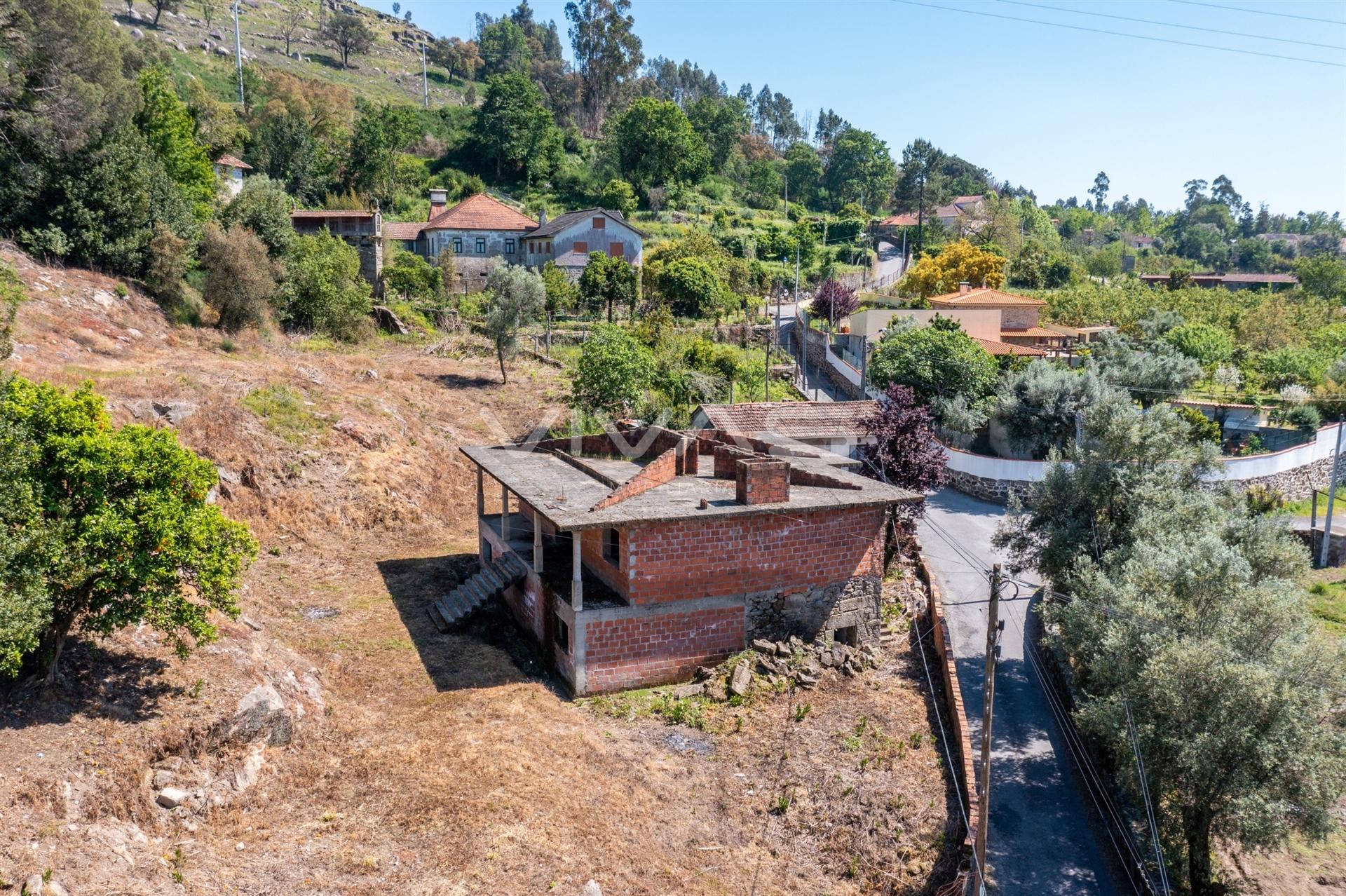 Moradia para Restaurar T0 Venda em Coucieiro,Vila Verde