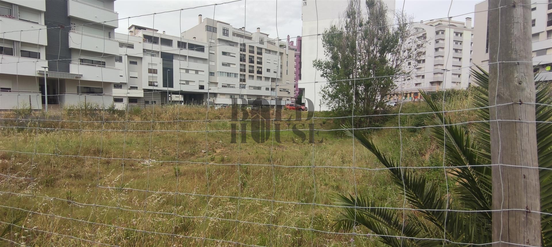 Terreno Para Construção  Venda em Santarém (Marvila), Santa Iria da Ribeira de Santarém, Santarém (São Salvador) e Santarém (São Nicolau),Santarém