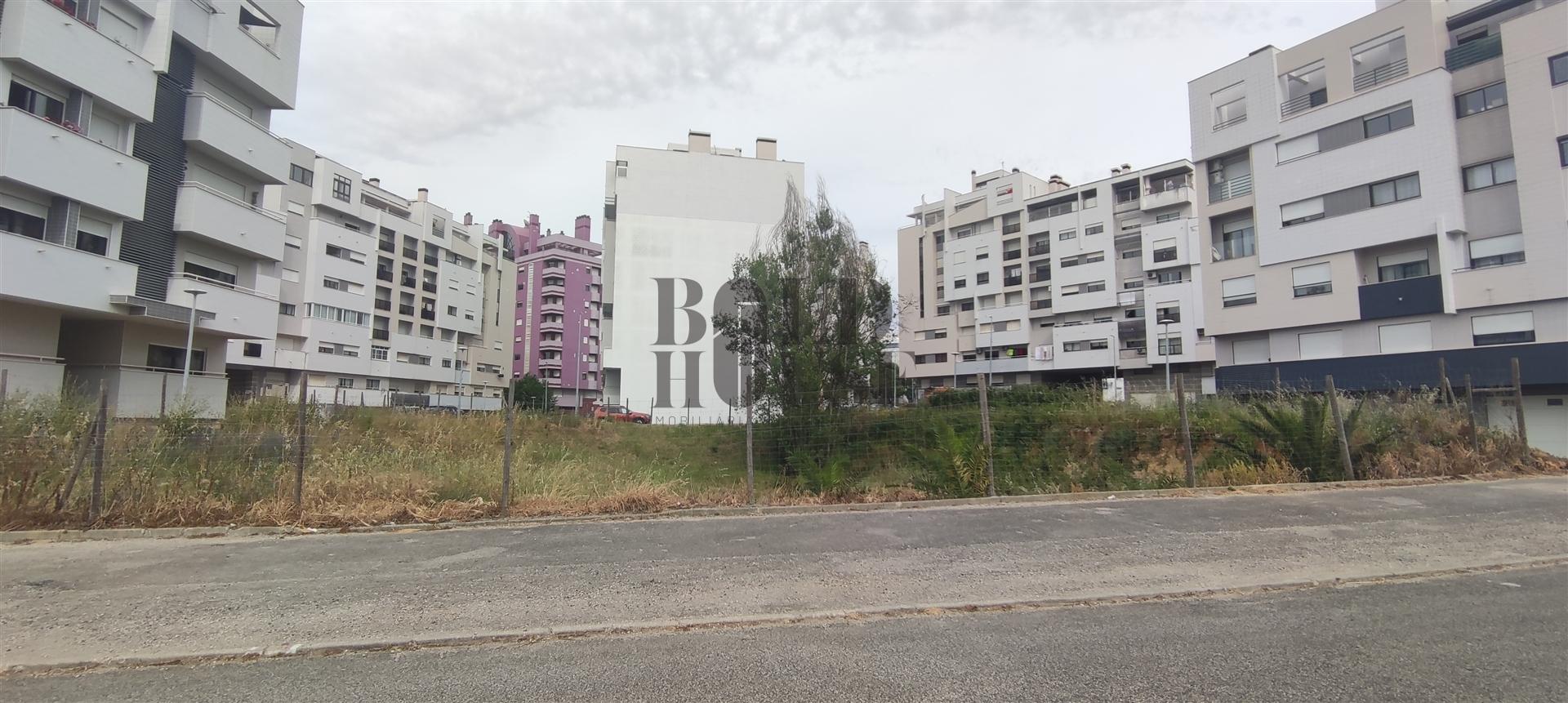 Lote de Terreno  Venda em Santarém (Marvila), Santa Iria da Ribeira de Santarém, Santarém (São Salvador) e Santarém (São Nicolau),Santarém