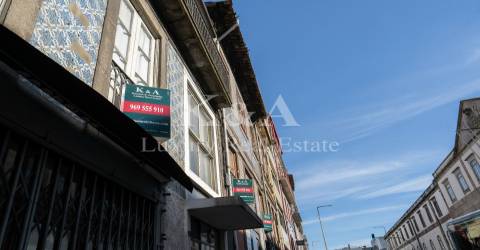 Dois prédios no centro do Porto