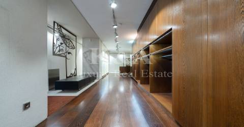 Loja com 105m2 de 4 frentes