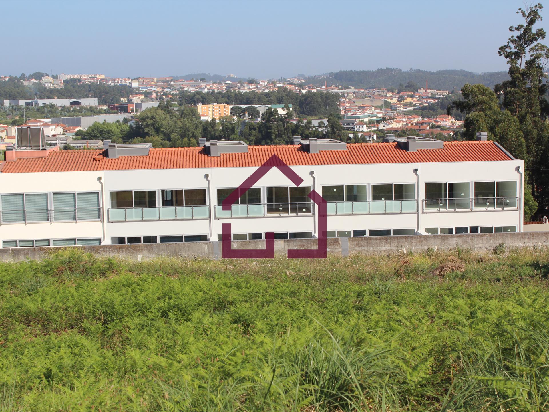 Terreno para construção de 5 Moradias